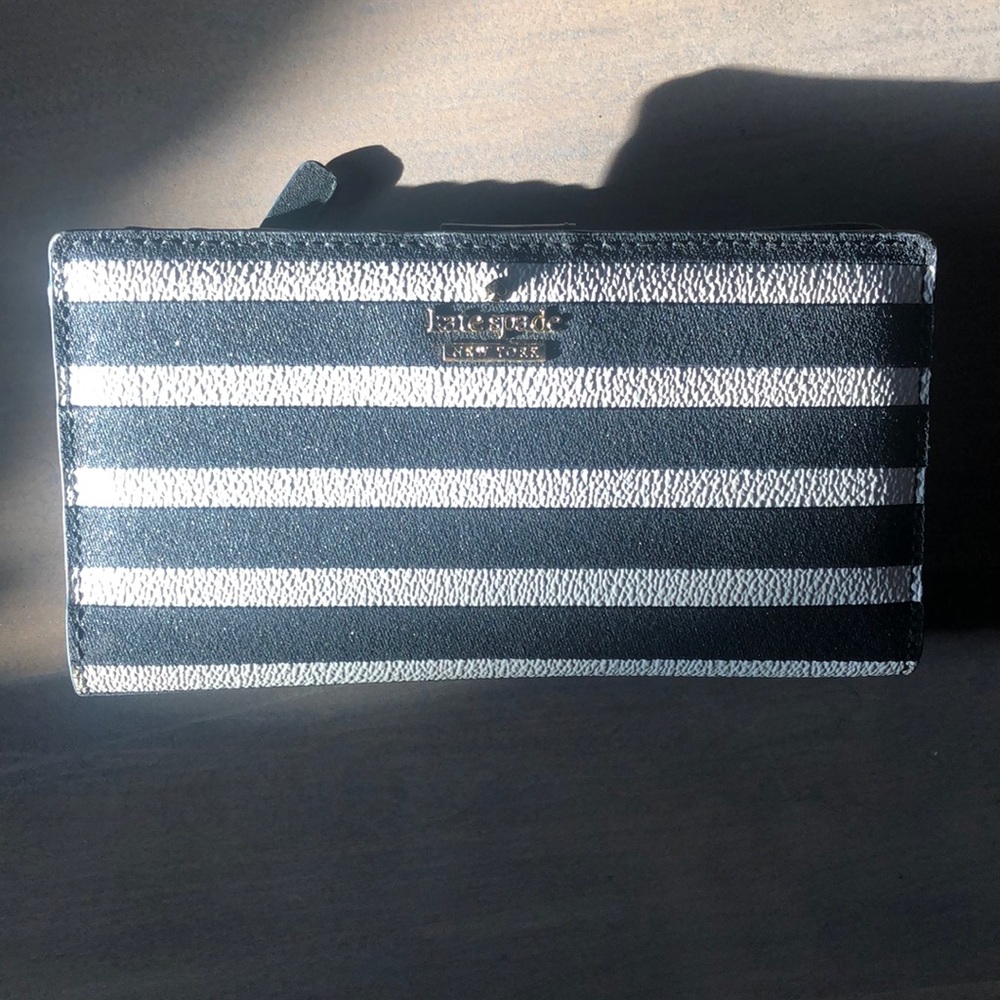 Kate spade striped black and white wallet